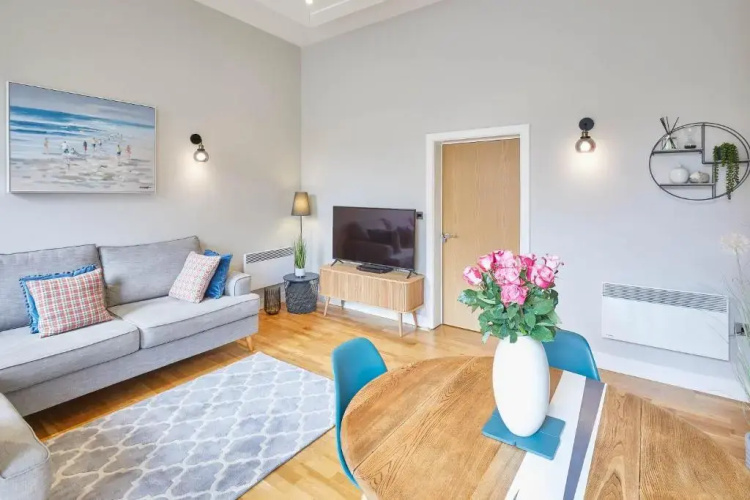 Host & Stay - Easby Hall 2
