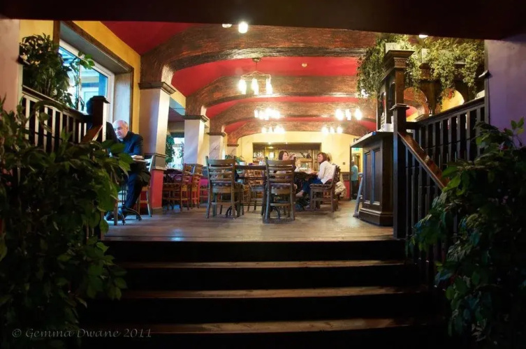 The Roundabout Inn