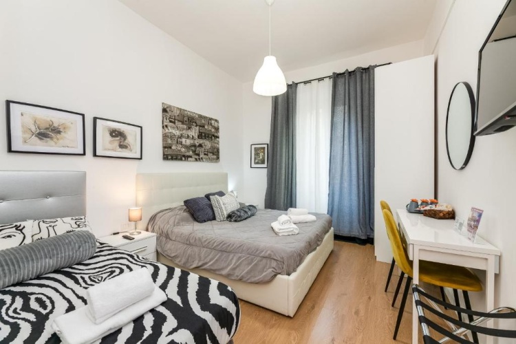 Standard Triple room