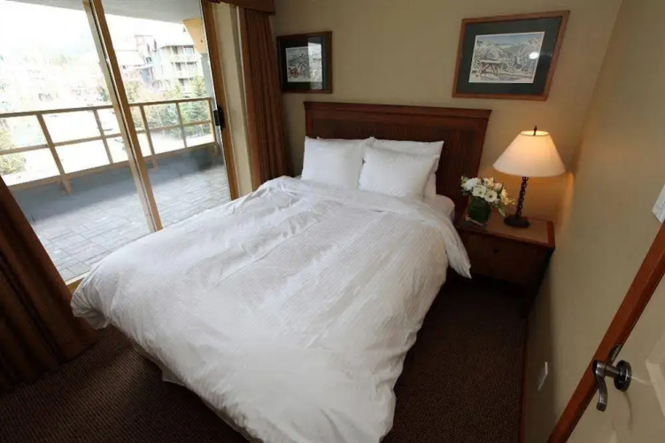 ResortQuest at Whistler Cascade Lodge