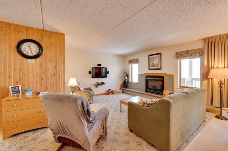 2 Bedrooms Apartment
