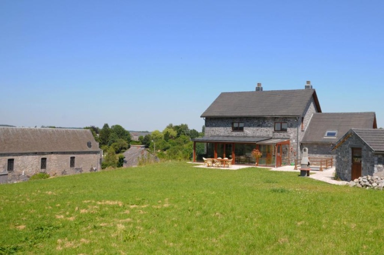 5 Bedrooms Cottage