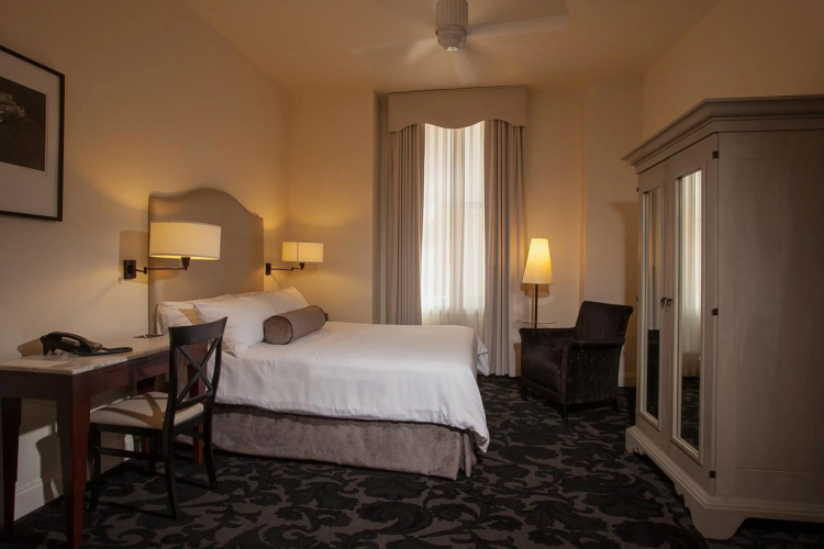 International House Hotel