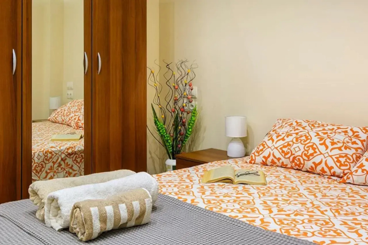 Luxury 2 bedroom,2 bathroom apart ,free parking