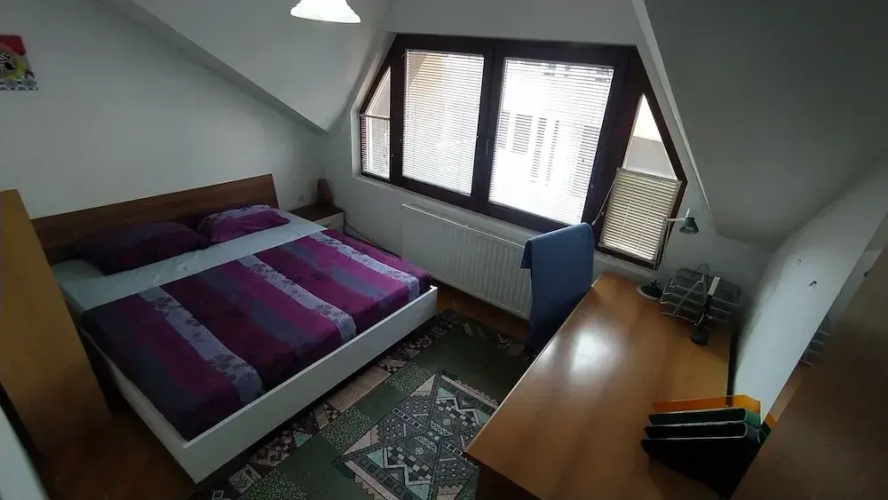 Den Hostel