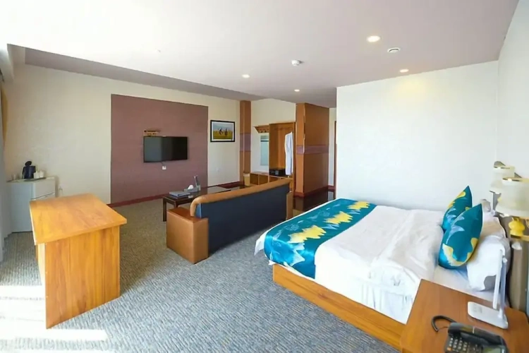 Deluxe Suite