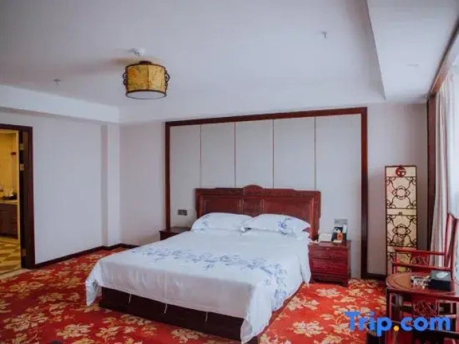 Deluxe Family Suite