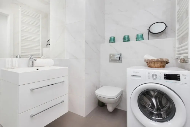 9th Floor Apartment in Gdansk by Renters