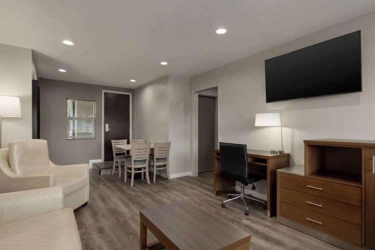 2 Bedrooms Quadruple Suite