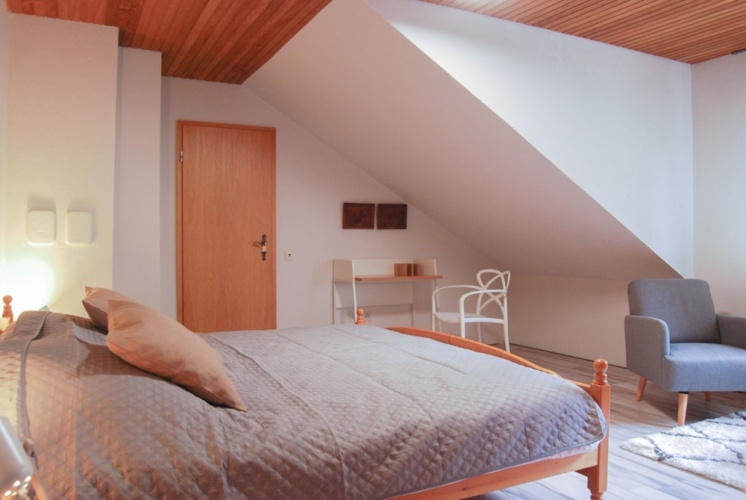 Economy room