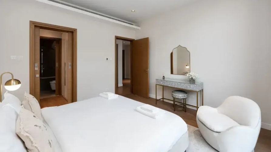 Bright Modern 1BR in City Walk
