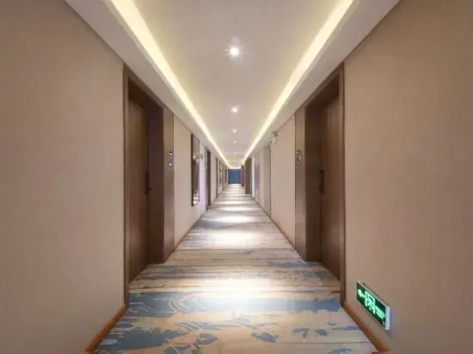Yichun Bailu Hotel