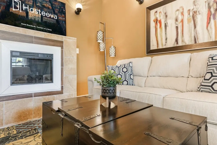 3 Bedrooms Comfort room with balcony