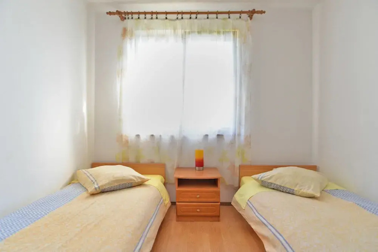 Apartment 1098