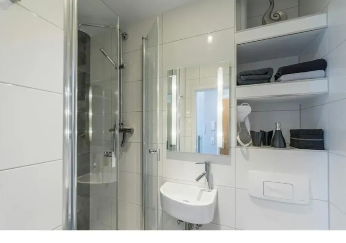 Gepflegte und moderne Ferienwohnung in der Neuseenlandschaft