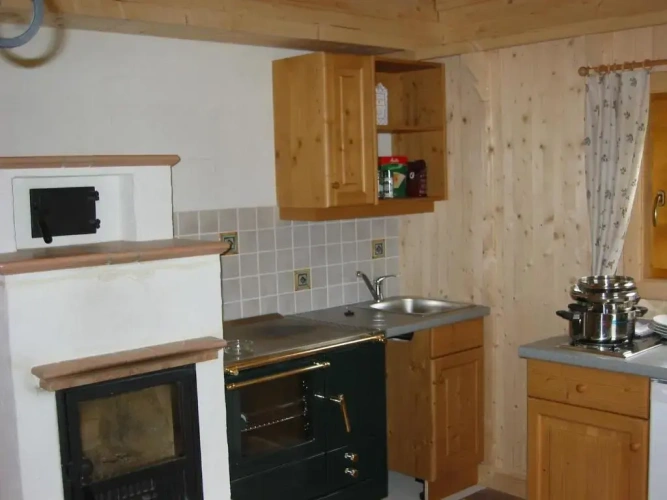 2 Bedrooms Cottage