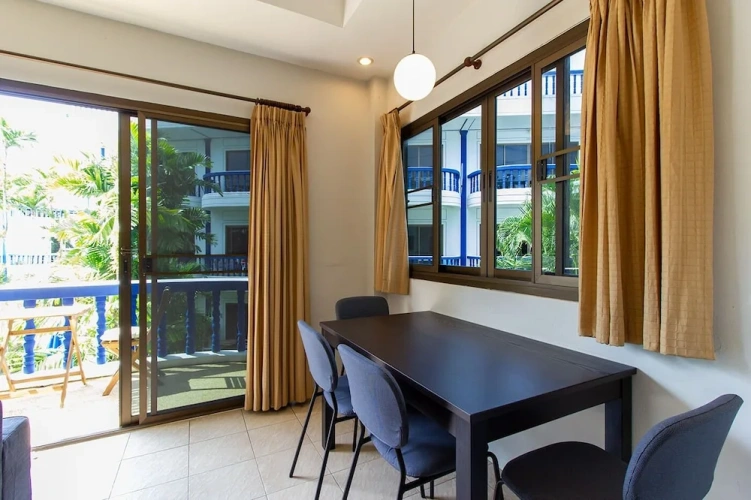 2 Bedrooms Apartment with pool view