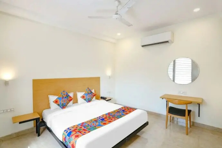 Fabhotel Rose Aroma