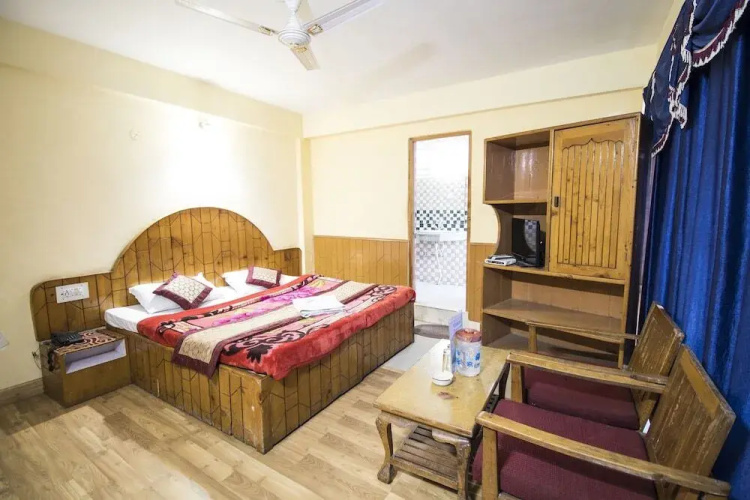 Triveni Hotel
