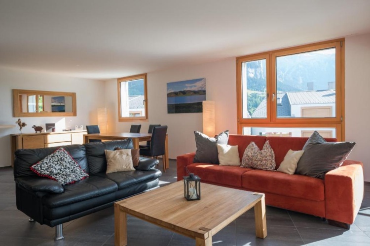 2 Bedrooms Apartment