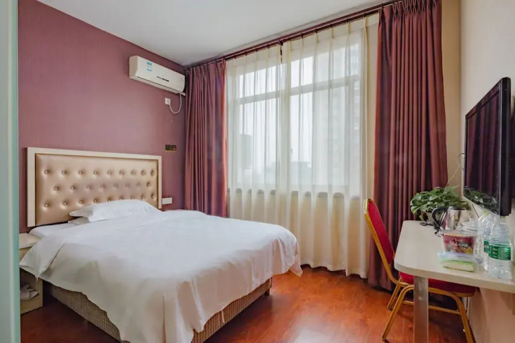 Chengdu Pinyi Minsheng Holiday Hotel
