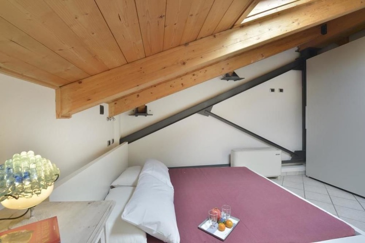 Irnerio White Apartment