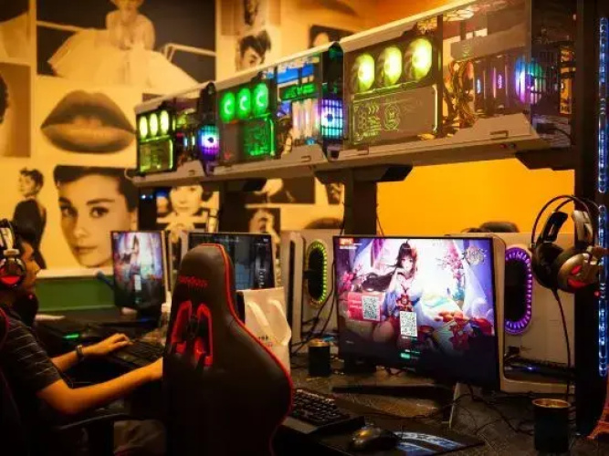 X E-sports Hostel