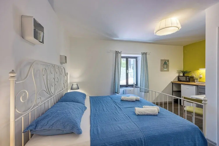 Blue Studio Apartment
