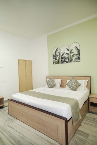 Luxury Triple room with balcony and with city view