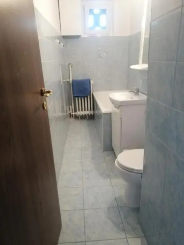 Apartament 3 camere semidecomandat