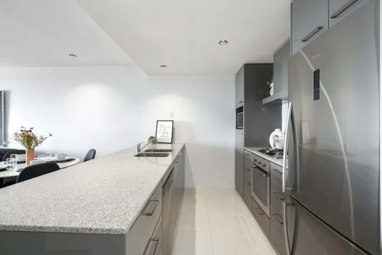 2 Bedrooms Apartment with balcony and with land view