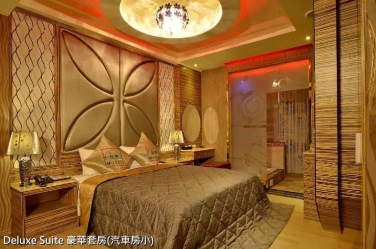 Deluxe Suite