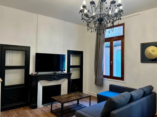 2 Bedrooms Apartment