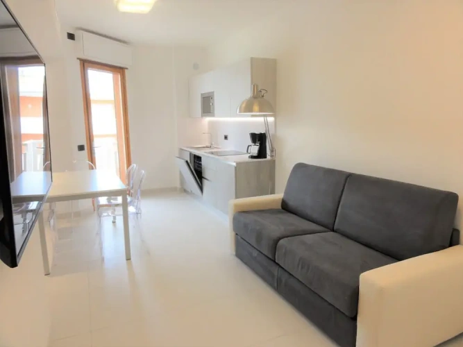 2 Bedrooms Apartment with balcony and with city view