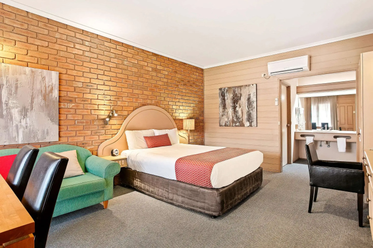Quality Inn Colonial