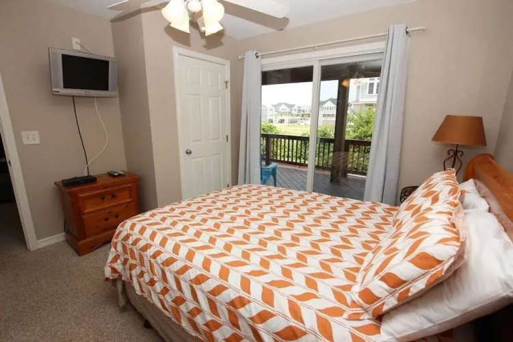 Taste Of Carolina - 7 Br home by RedAwning