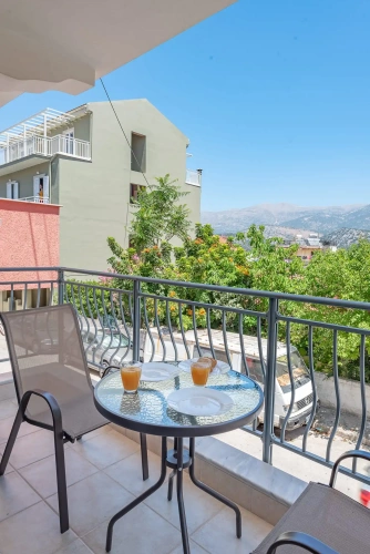1 Bedroom Apartment with city view