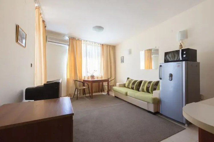Two Bedroom Apartment with Kitchen