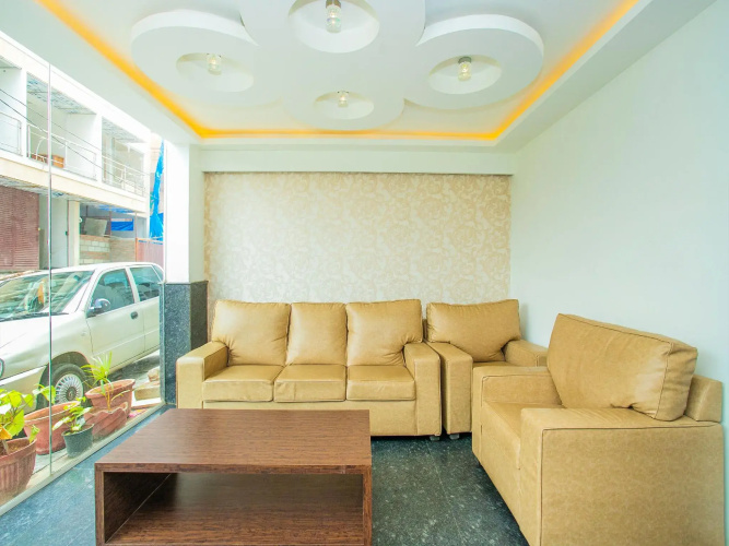 OYO 10527 Corner Golf View
