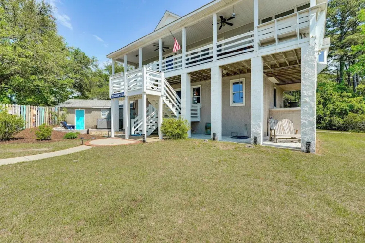 Hot Tub & Bay Views: Outer Banks Home