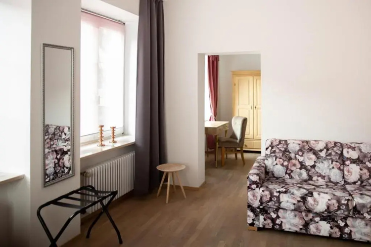 Moor Apartment 6