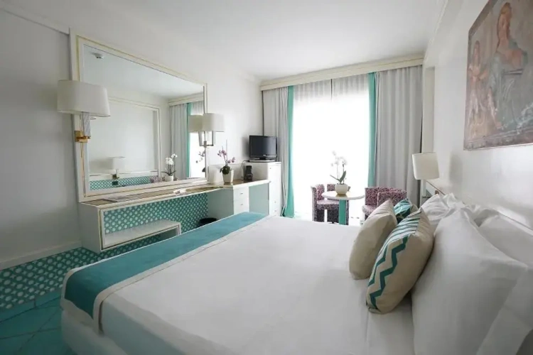 Double room with city view