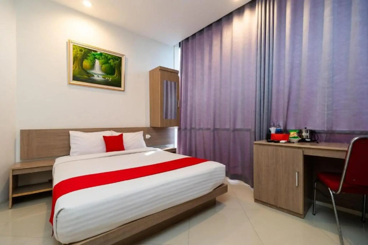 OYO 178 Denata B&B