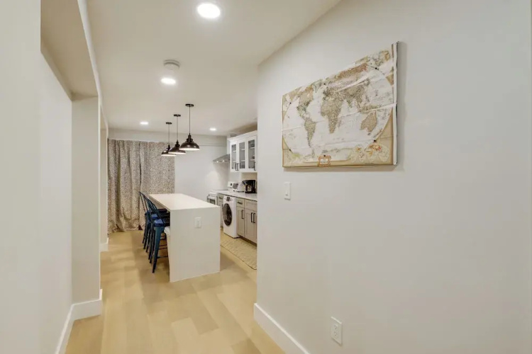 Walk to Metro & Dtwn Silver Spring! Sleek Apt
