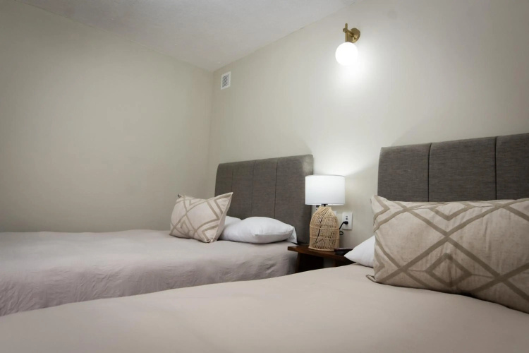 In & Out Hotel