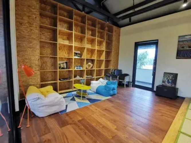 Shishan Xiuli Hostel
