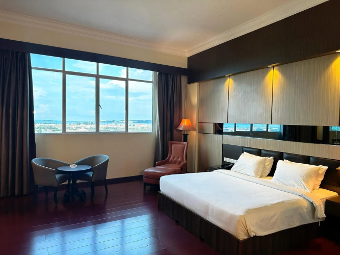 Golden View Hotel