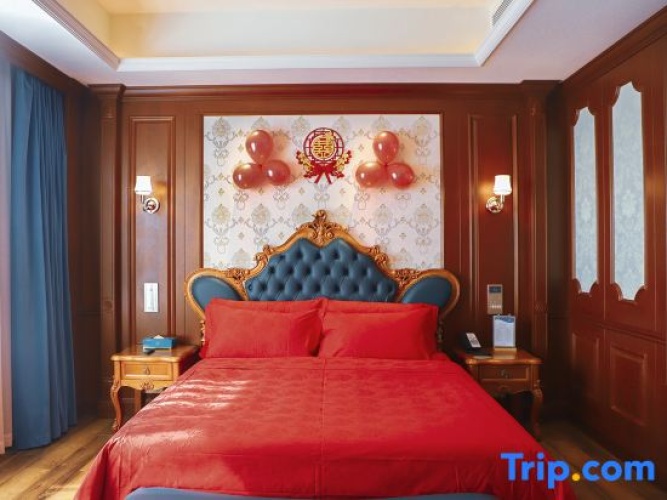 1 Bedroom Deluxe Suite