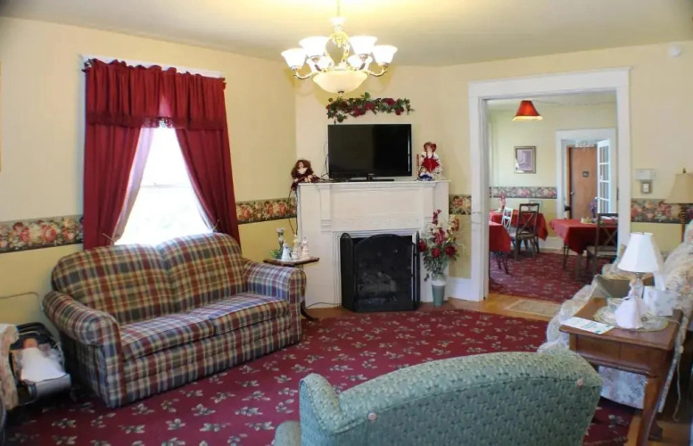 The White Birch Inn & Annex