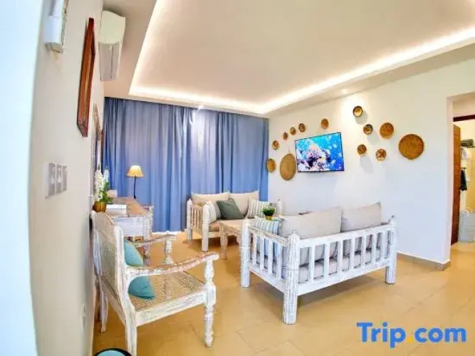 Nana's boho BeachfrontVilla w/Ac&pool